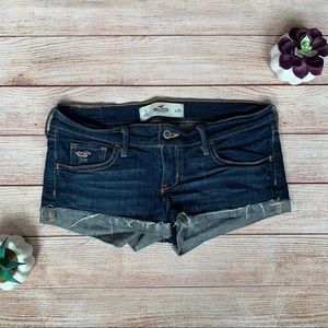 ✨5/$25✨ Hollister • low rise distressed shorts